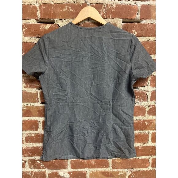 Figs Women’s Size XS Casma Three Pocket Scrub Top V-Neck Graphite Gray - Picture 3 of 3